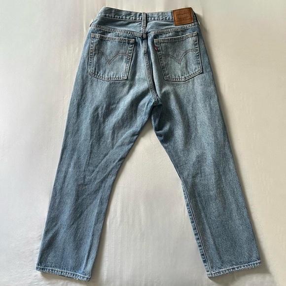 Levi’s Light Washed Straight Leg Jeans - Picture 2 of 7